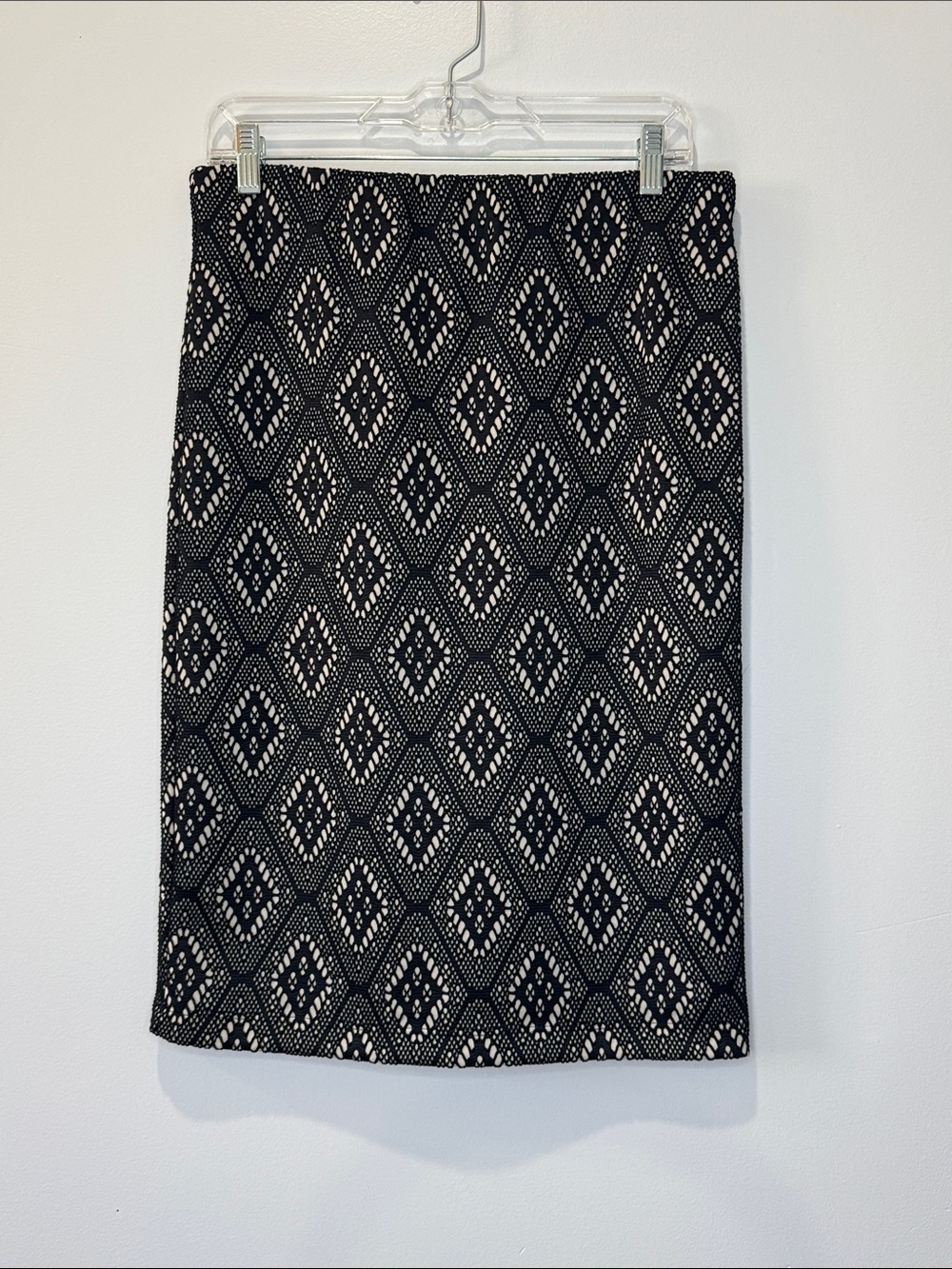 Renee C. Black and Cream Diamond-Pattern Pencil Skirt